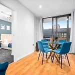 Luxury Two Bedroom Apartment - City Ceentre - Balcony - Jq - Netflix & Wifi - 11B