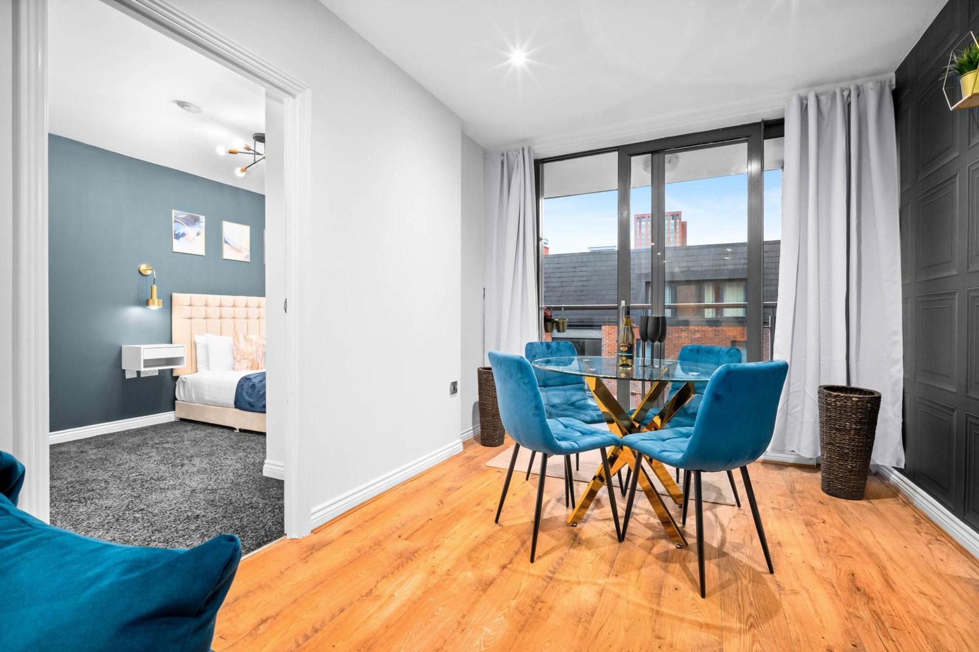 Luxury Two Bedroom - Ceentre - Balcony - Jq - Netflix & Wifi - 11b Apartment *