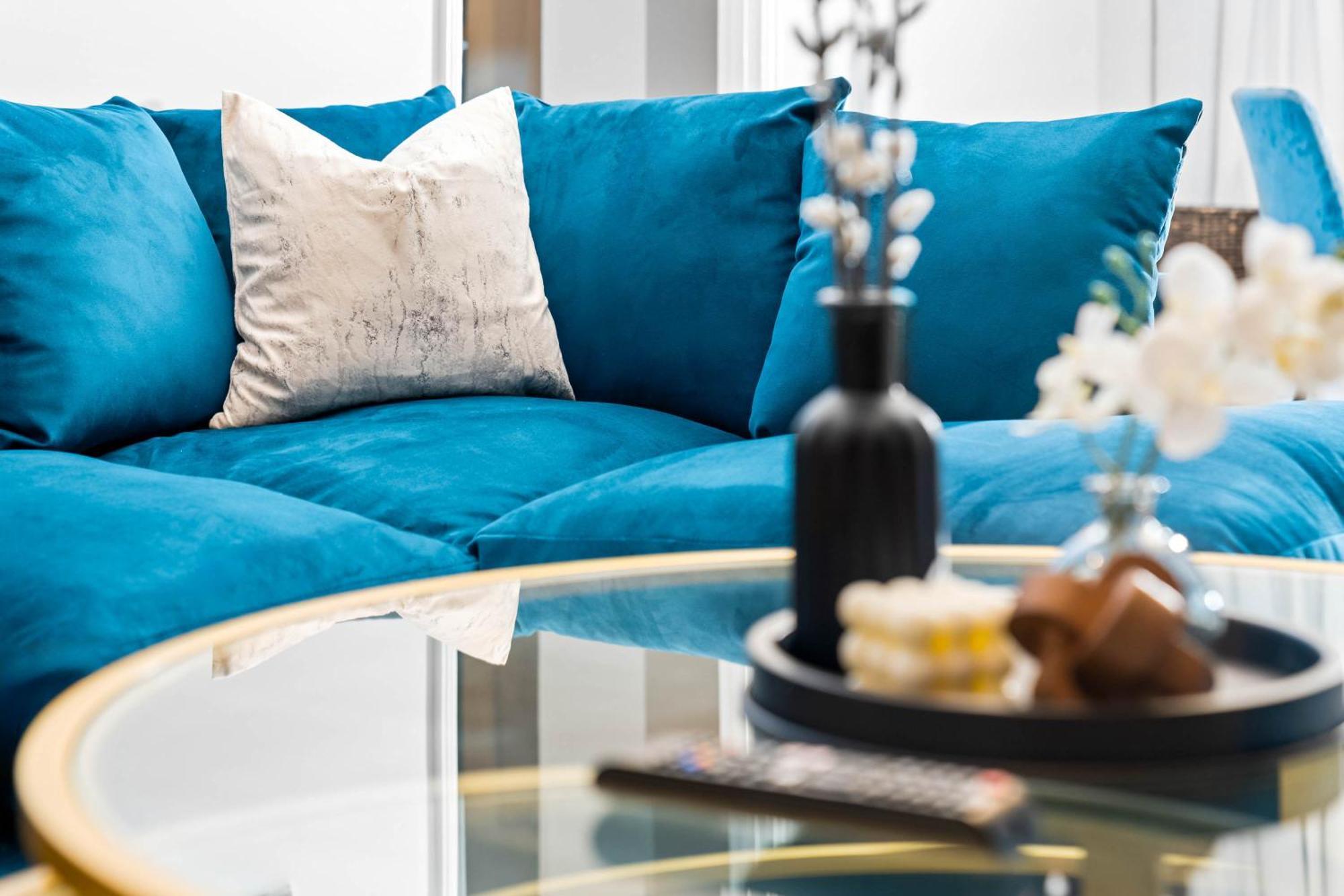 Luxury Two Bedroom - Ceentre - Balcony - Jq - Netflix & Wifi - 11b Apartment *