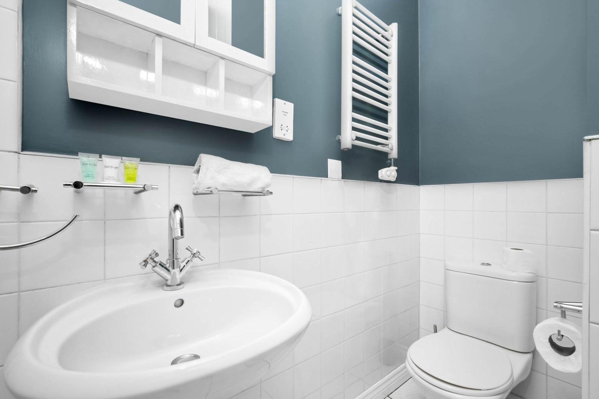 Luxury Two Bedroom - Ceentre - Balcony - Jq - Netflix & Wifi - 11b Apartment